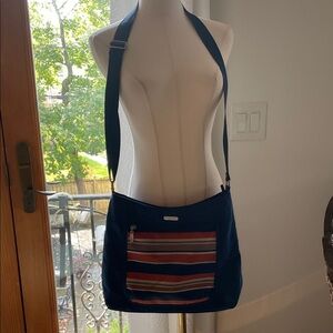 Baggallini Crossbody Travel Bag Pacific Stripe Nylon Large Size Messenger